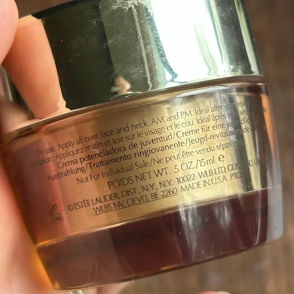 4 Estée Lauder samples Resilience Multi-Effect &  lift revitalizing supreme